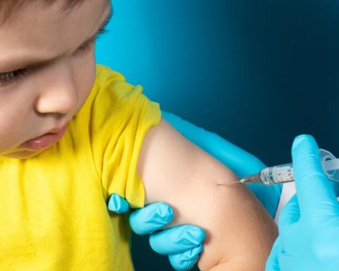 The,Doctor,Or,Nurse,Injects,The,Child,In,The,Arm'